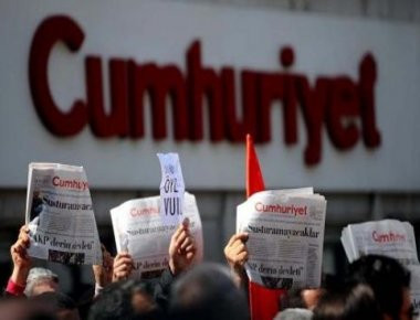 Υπό κράτηση τέθηκε στην Τουρκία ο αρχισυντάκτης της «Cumhuriyet»